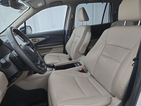 Used 2019 Honda Pilot Elite image 16