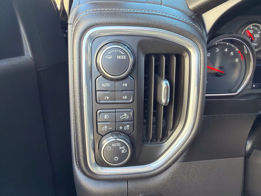 Used 2020 Chevrolet Silverado 1500 RST AWD/4WD image 27