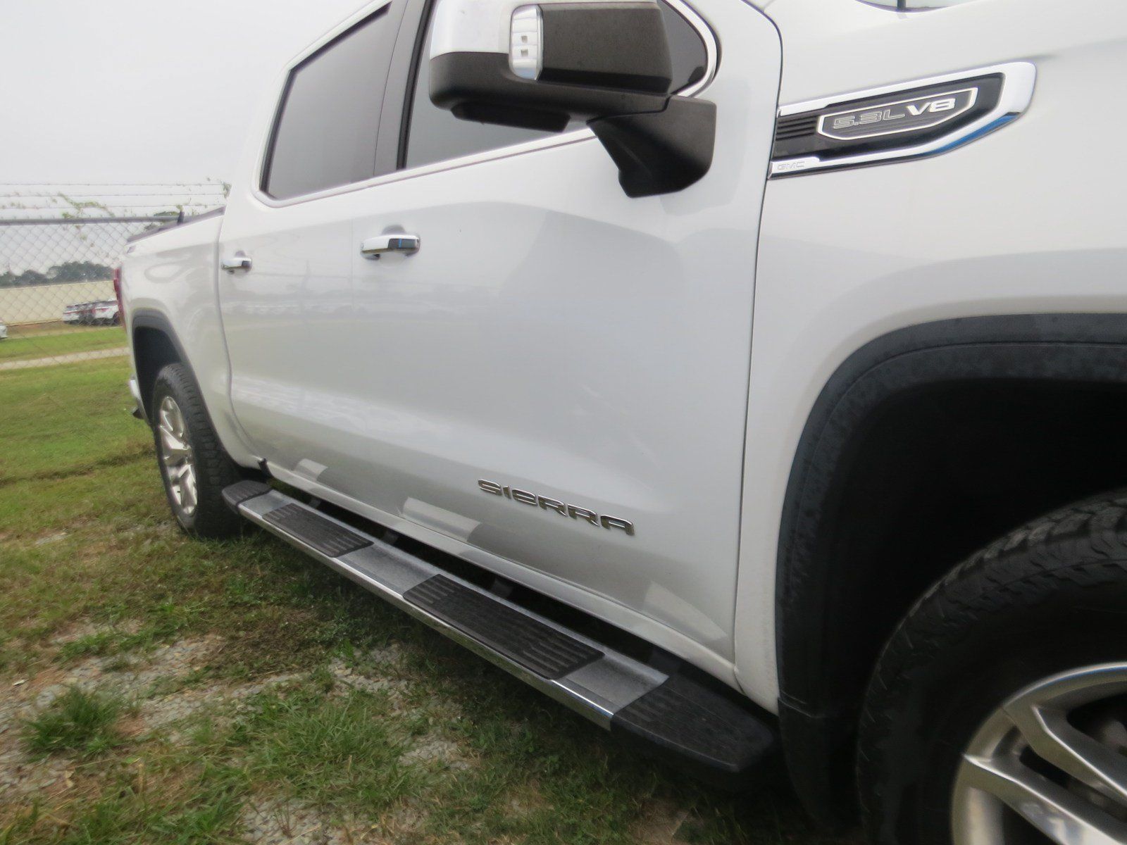 Used 2021 GMC Sierra 1500 SLT w/ SLT Premium Plus Package AWD/4WD image 6