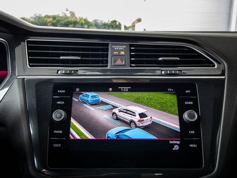 Used 2022 Volkswagen Tiguan SE R-Line FWD image 42