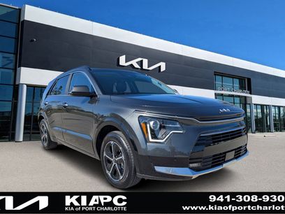 Certified 2025 Kia Niro SX