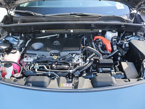 Certified 2021 Toyota Venza LE image 19