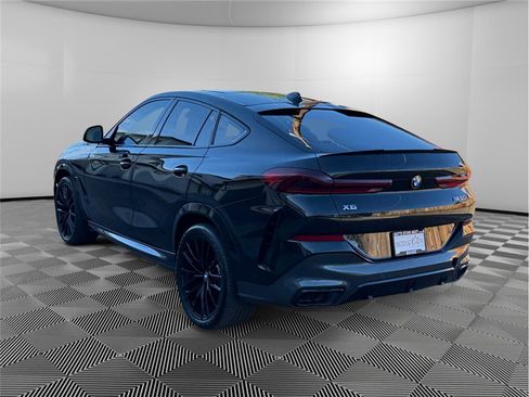Used 2021 BMW X6 M50i w/ Dynamic Handling Package AWD/4WD image 3