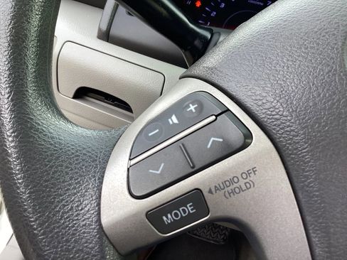 Used 2010 Toyota Camry image 26