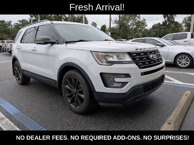 Used 2017 Ford Explorer XLT w/ Equipment Group 202A FWD image 1