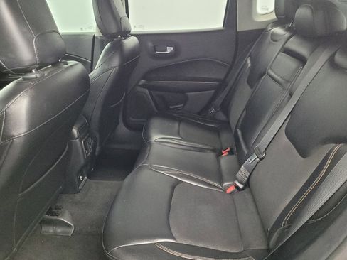 Used 2018 Jeep Compass Latitude FWD image 18