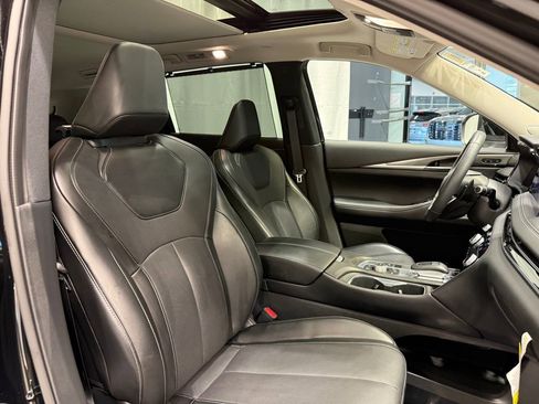 Certified 2026 INFINITI QX60 Luxe w/ Family Package AWD/4WD image 19