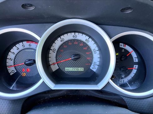 Used 2013 Toyota Tacoma 4x4 Access Cab V6 w/ SR5 Pkg image 24