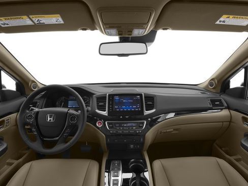 Used 2017 Honda Pilot Touring image 4