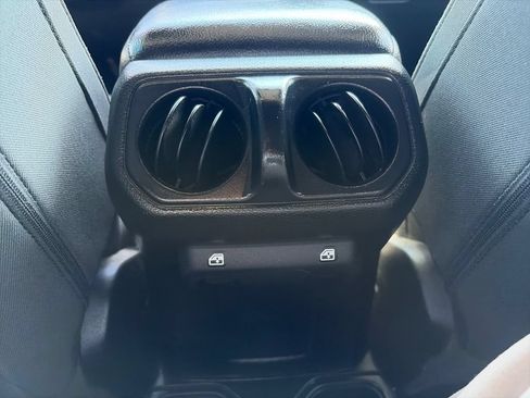 Used 2021 Jeep Gladiator Sport AWD/4WD image 33