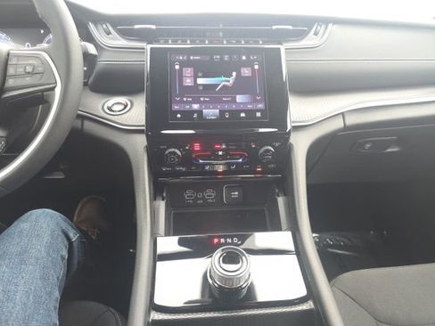 Certified 2024 Jeep Grand Cherokee Laredo X w/ Luxury Tech Group I image 24