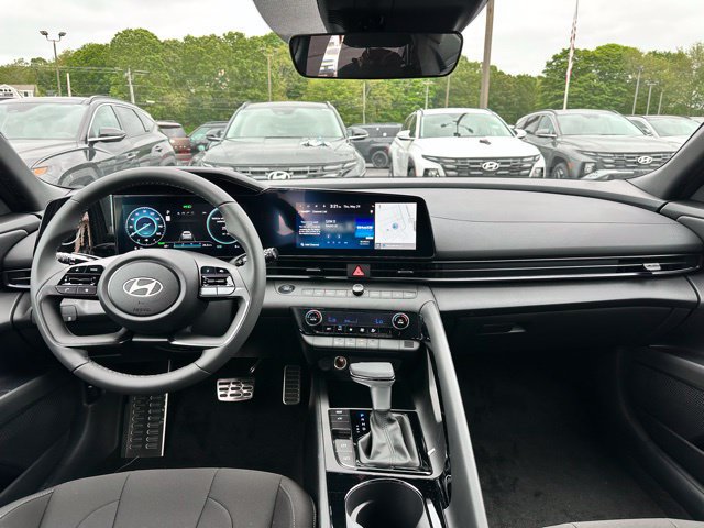 New 2025 Hyundai Elantra SEL FWD image 11