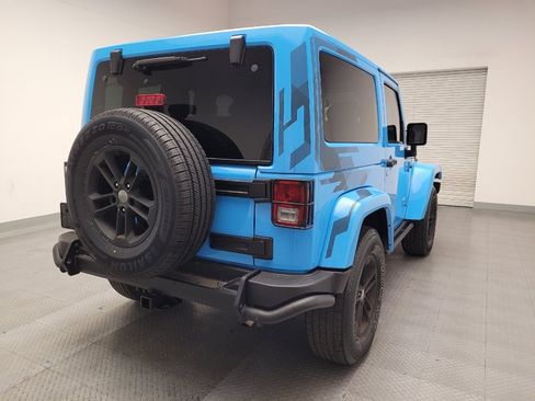 Used 2017 Jeep Wrangler Sahara AWD/4WD image 7