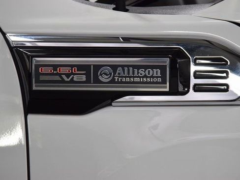 Used 2024 GMC Sierra 3500 Pro w/ Convenience Package image 8