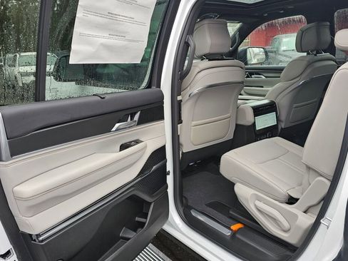 New 2026 Jeep Grand Wagoneer Summit image 14