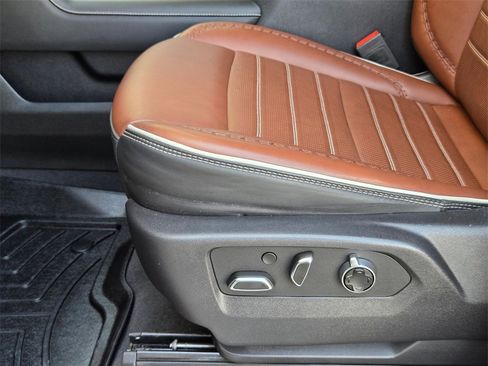 Used 2024 GMC Sierra 2500 Denali Ultimate image 14