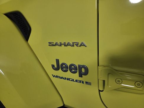 Certified 2023 Jeep Wrangler Sahara w/ Cold Weather Group image 11