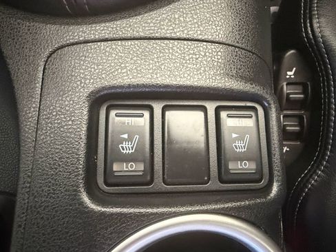 Used 2014 Nissan 370Z Touring w/ Sport Package RWD image 25