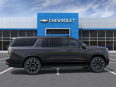 New 2026 Chevrolet Suburban RST w/ Comfort Package AWD/4WD image 5