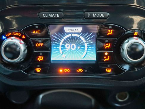 Used 2012 Nissan Juke SV image 32