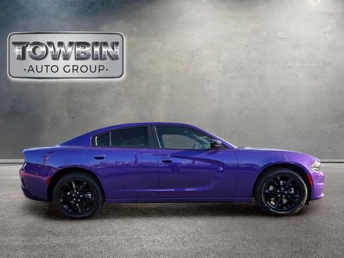 Used 2023 Dodge Charger SXT AWD/4WD image 3