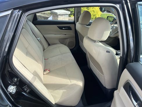 Used 2015 Nissan Altima 2.5 SV FWD image 25