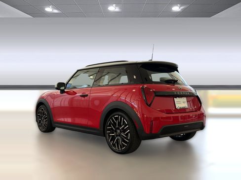 Used 2025 MINI Cooper S FWD image 3