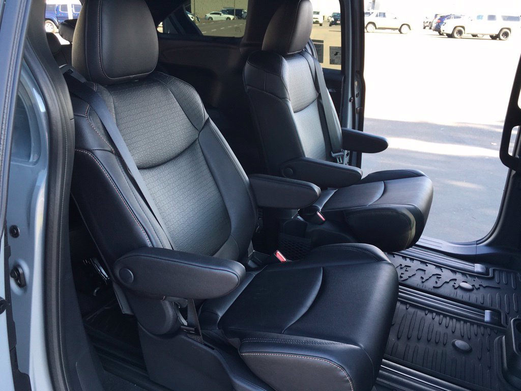 New 2026 Toyota Sienna XLE Woodland Edition AWD/4WD image 31