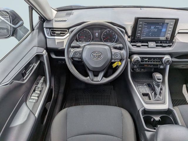 Used 2021 Toyota RAV4 LE AWD/4WD image 15