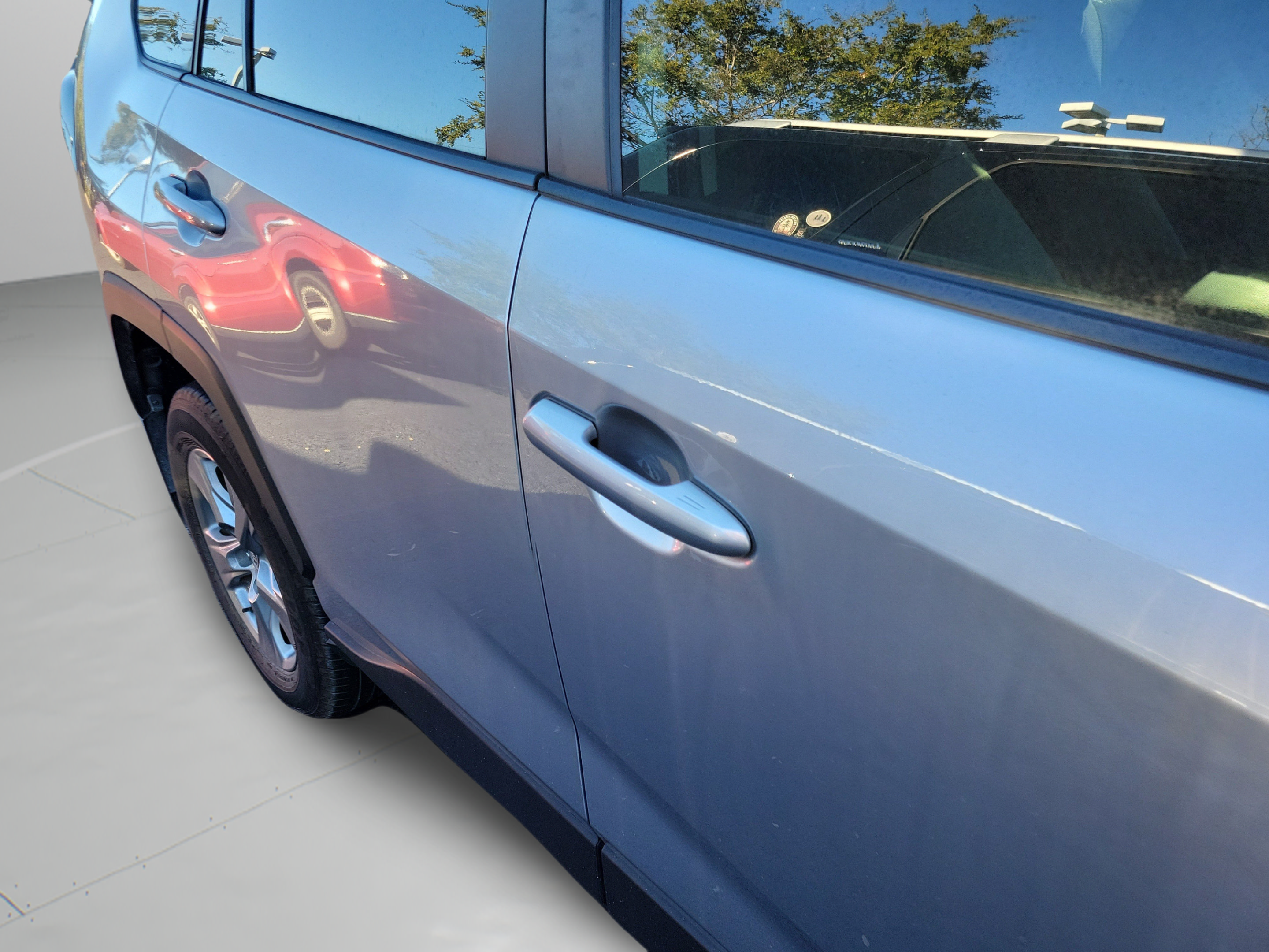 Used 2025 Toyota RAV4 XLE w/ Convenience Package FWD image 15