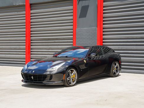 Used 2017 Ferrari GTC4Lusso AWD/4WD image 1