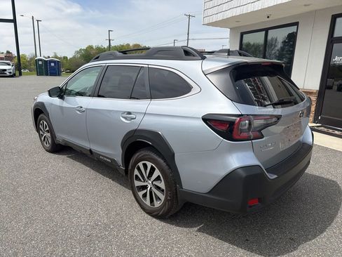 Used 2025 Subaru Outback Premium image 6