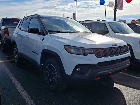 New 2026 Jeep Compass Trailhawk w/ Sun, Sound & Navigation Group AWD/4WD image 3