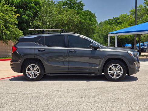 Used 2019 GMC Terrain SLE w/ Driver Convenience Package FWD image 2