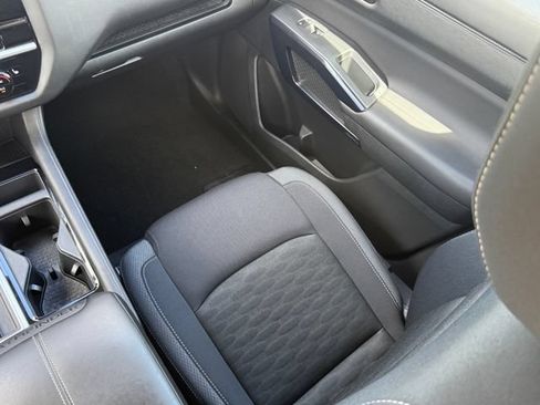 Used 2024 Nissan Pathfinder SV FWD image 25