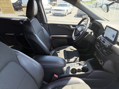 Used 2023 Ford Escape ST-Line AWD/4WD image 15