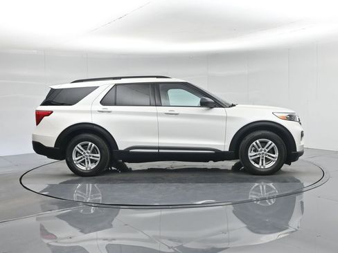 Certified 2023 Ford Explorer XLT image 28