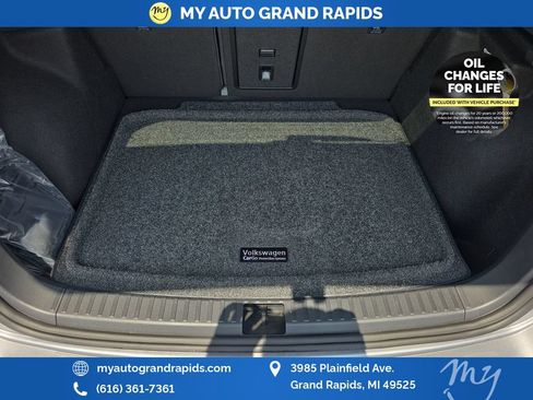 Used 2025 Volkswagen Taos SEL w/ Black Wheel Plus Package AWD/4WD image 25