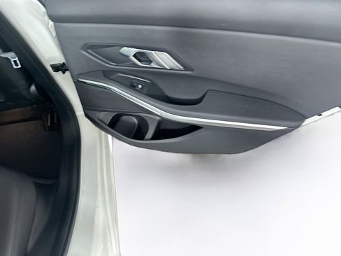 Used 2021 BMW 330i Sedan w/ Convenience Package image 29