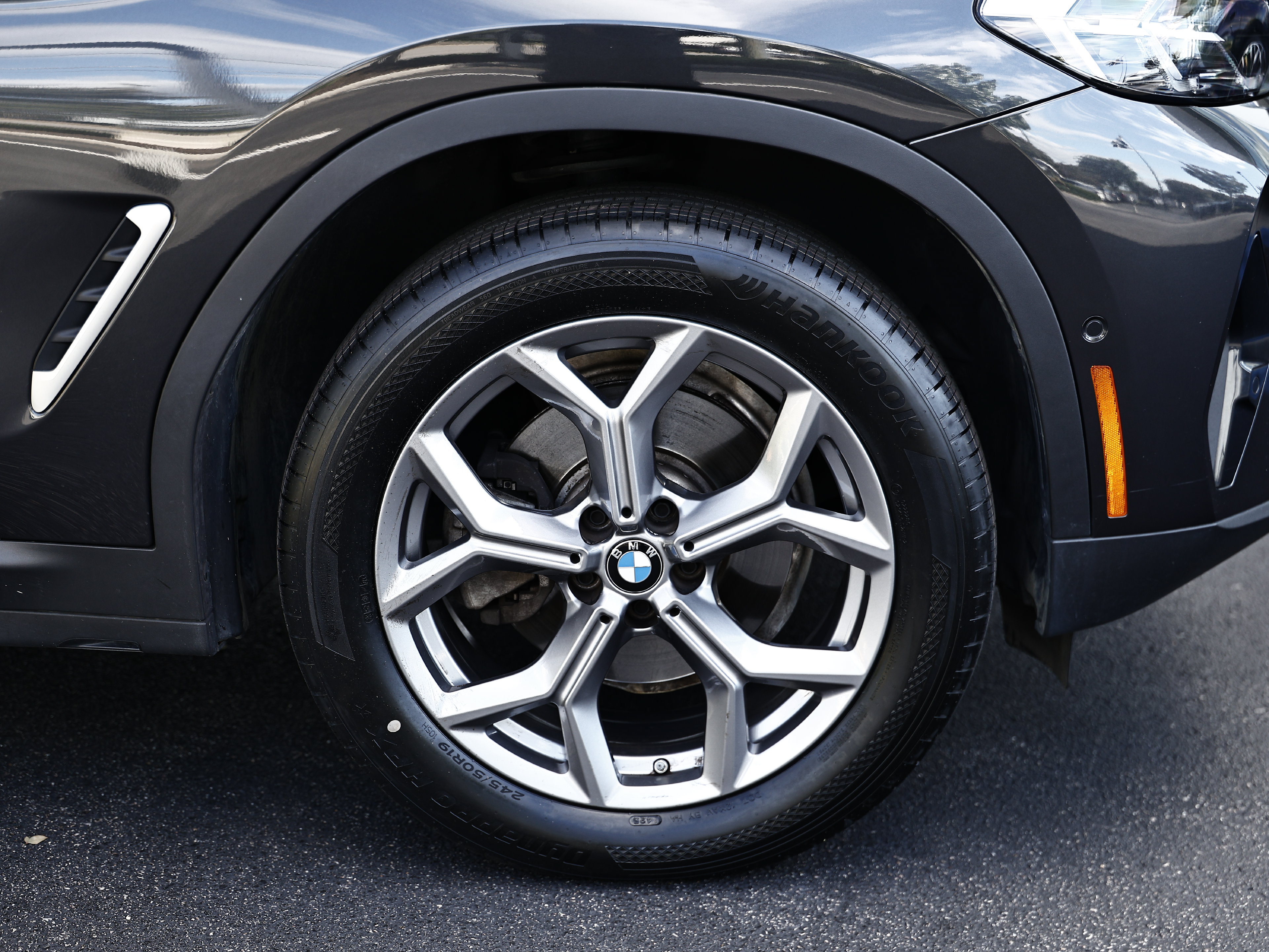 Used 2024 BMW X3 xDrive30i w/ Convenience Package AWD/4WD image 4