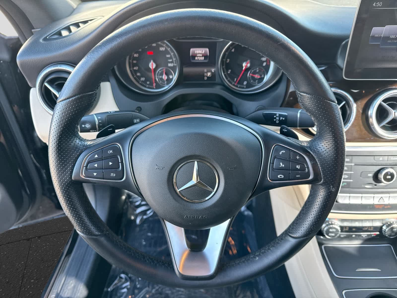 Used 2018 Mercedes-Benz CLA 250 image 28