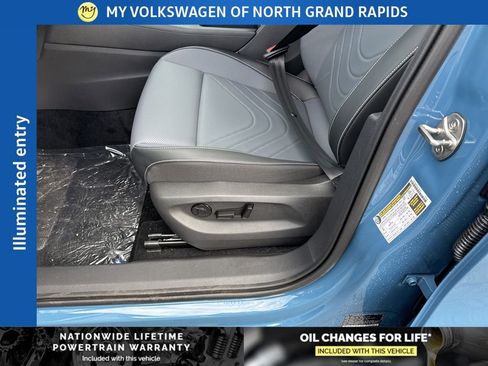 New 2026 Volkswagen Tiguan SE image 16