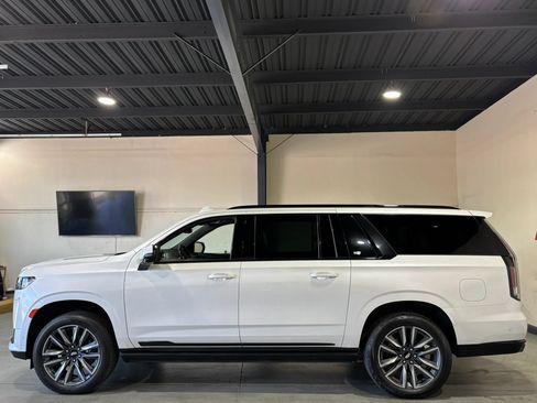 Used 2021 Cadillac Escalade ESV Sport w/ Driver Assist Tech Package AWD/4WD image 7