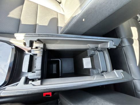 Used 2023 Nissan Rogue SV w/ SV Premium B Package image 37