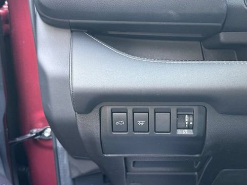 Used 2023 Subaru Ascent Limited AWD/4WD image 7