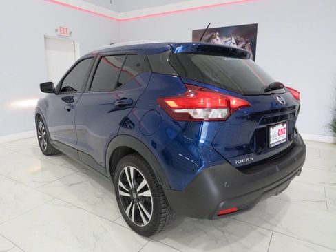 Used 2020 Nissan Kicks SV FWD image 6