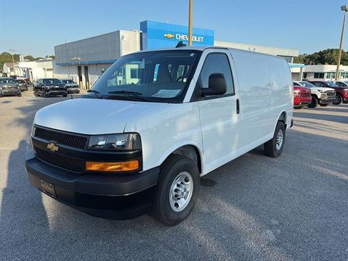 New 2025 Chevrolet Express 2500 w/ Enhanced Convenience Package RWD image 3