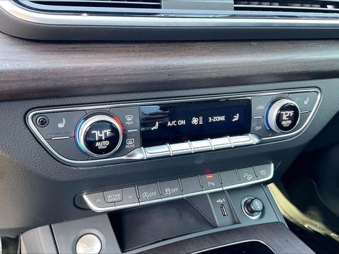 Used 2024 Audi Q5 Premium image 30