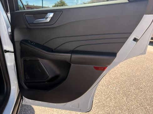 Used 2022 Ford Escape SEL AWD/4WD image 18