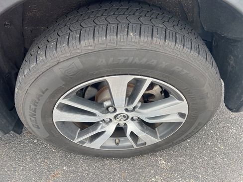 Used 2018 Toyota RAV4 XLE image 20